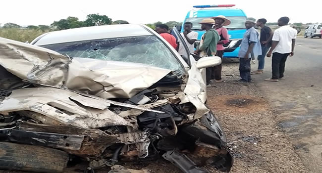 Sad! Two killed,10 injured in Lagos-Ibadan road crash