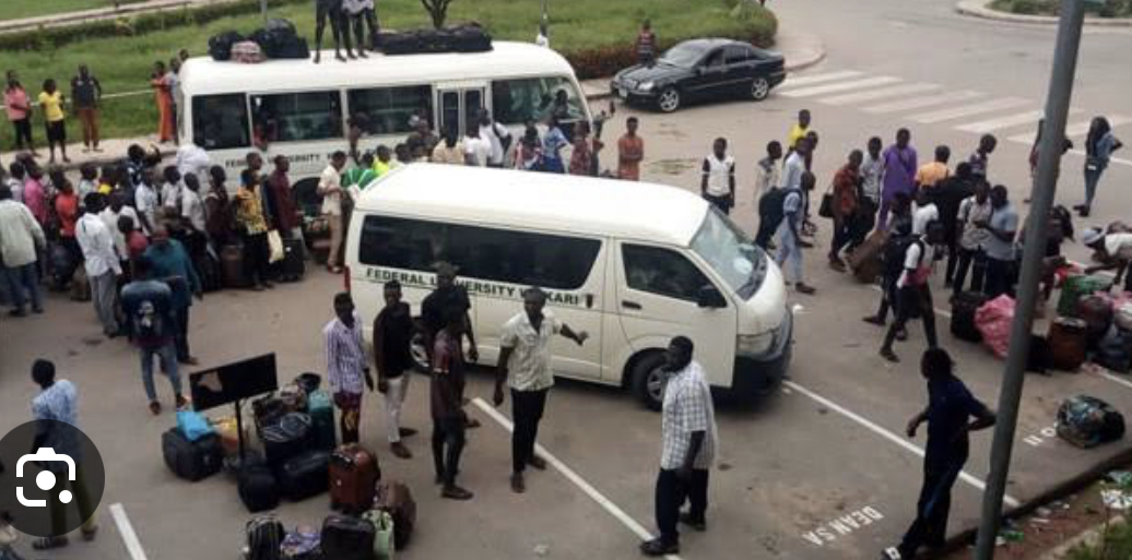 Gunmen abduct bus driver, 18 passengers in famous Nigeria community