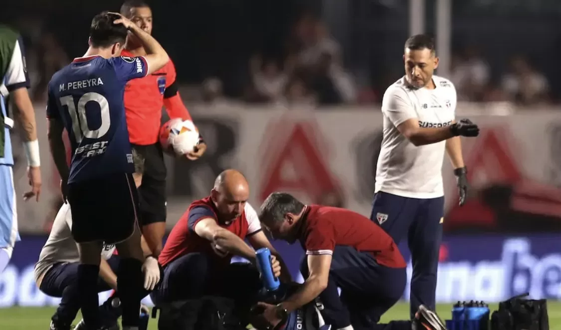 South American footballer who collapsed during a match is now dead