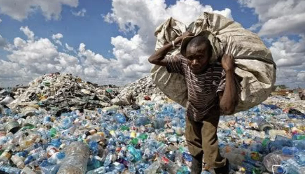 Plastic bottle picker commits suicide in famous Lagos community