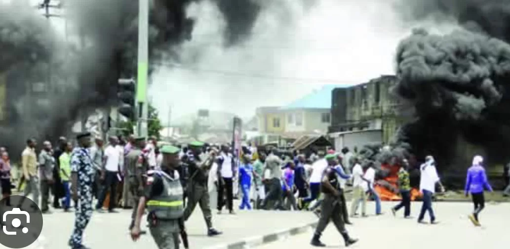 Angry Youths Burn Down Palace Over Fresh Killing