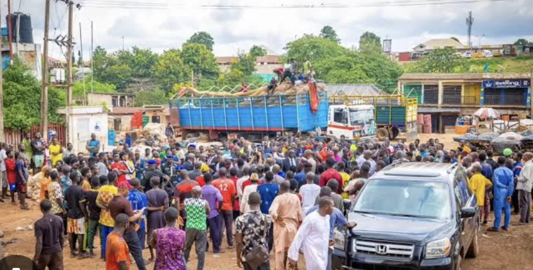 Outrage as policeman murders popular musician in Enugu (Watch Video)