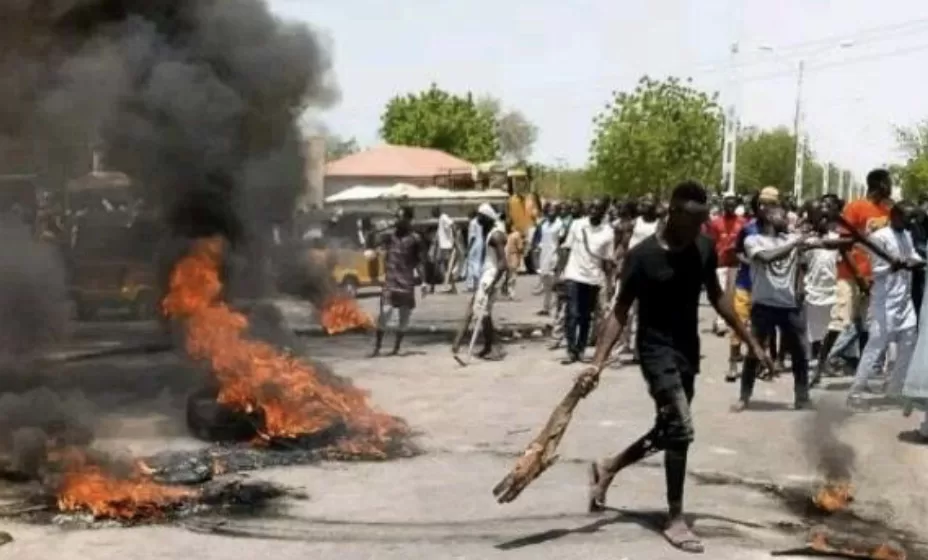 Mob Lynches Elderly Woman In Abeokuta Over Witchcraft Allegation (Watch Video)