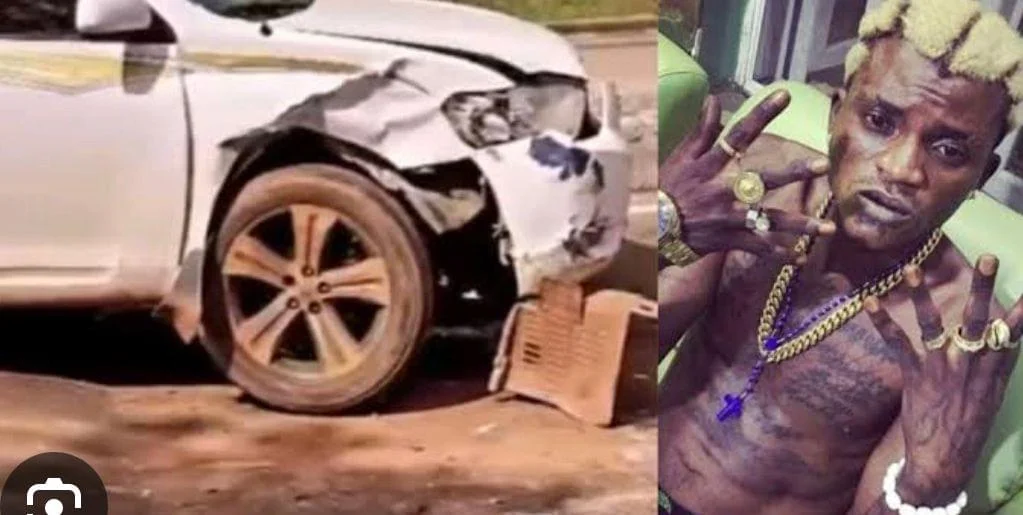 (Watch Video) Controversial Singer, Portable Stops to Help Accident Victims on Abeokuta Expressway